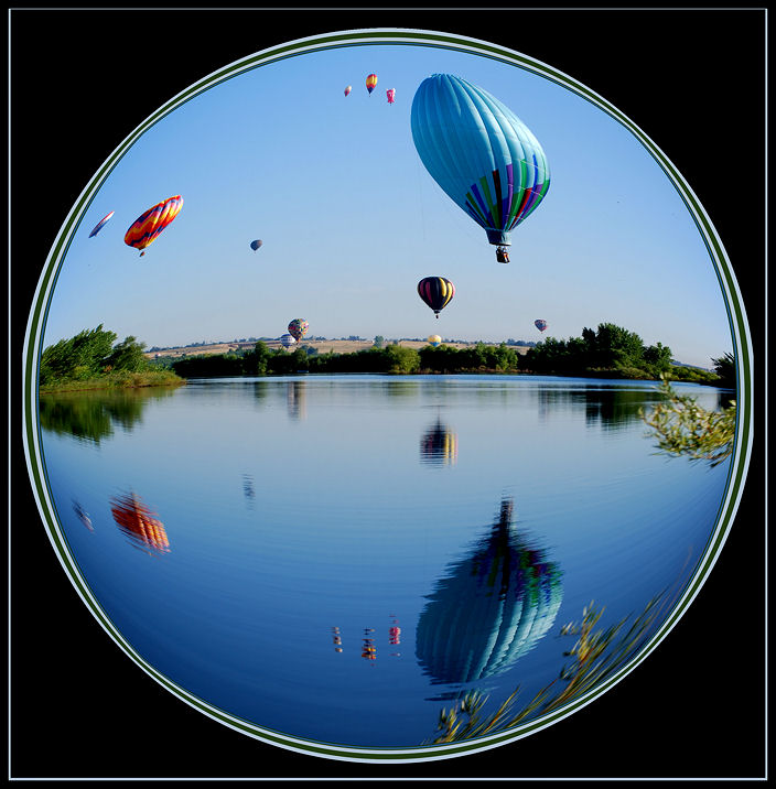 DSC_0028  AQUARIUM BUBBLE OF NATURE AND BALLOONS A.jpg