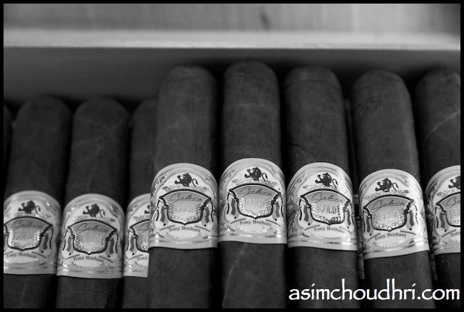 Outtakes: Have a cigar (bahia bw)