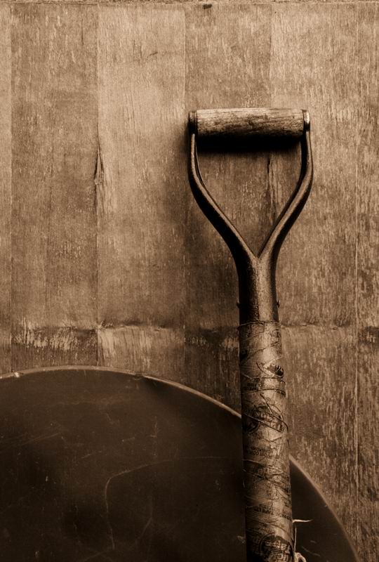 handleanddisc-sepia.jpg
