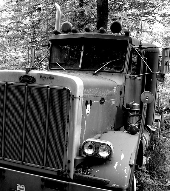 Day-19-BW-truck-IMG_0040.jpg