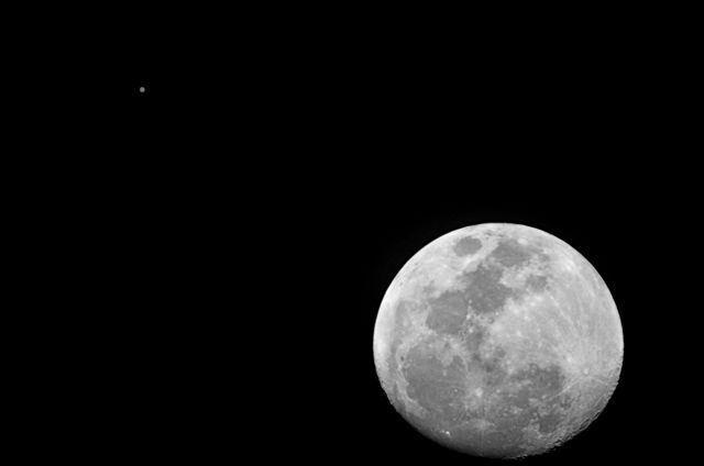 Moon & Jupiter Dec 25, 2012