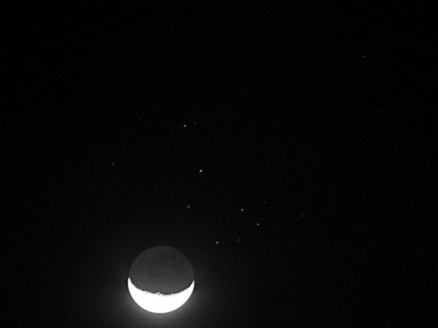 Equinox Moon & Pleiades