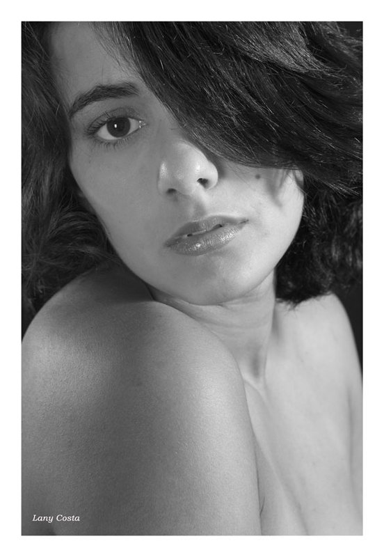 Vanessa0025bw.jpg