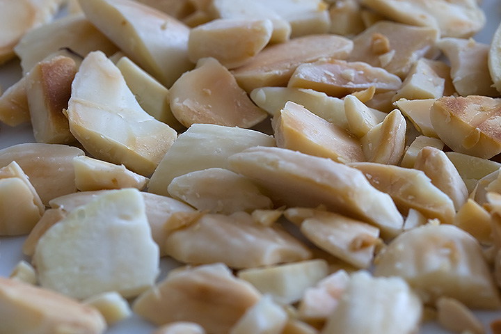 Roasted almonds