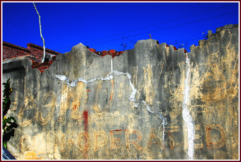 Behind old building 021.jpg