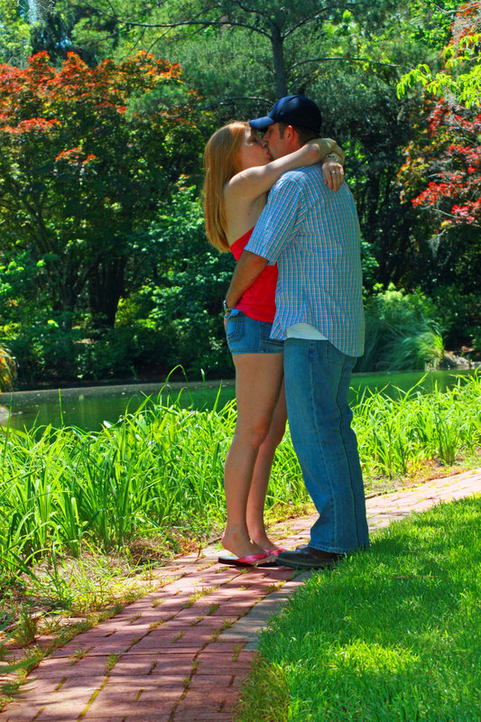 Clay and mal kissing.jpg
