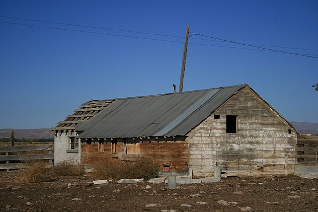 Slice of Live - Old, Old Barn