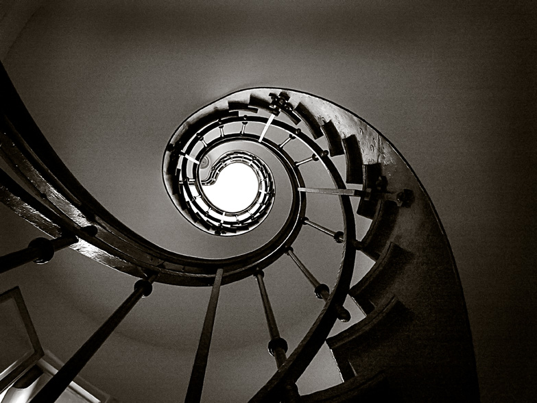 hypnotic staircase - lycee buffon