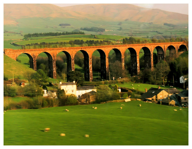 Harry_Potter_esque_Viaduct.jpg