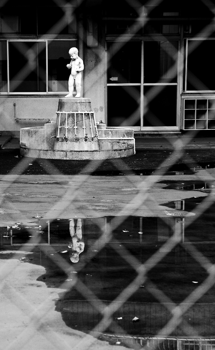 Schoolyard-staute.jpg