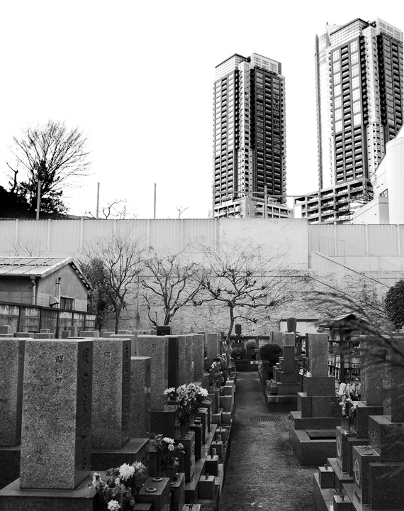 Graveyard-ropongi.jpg