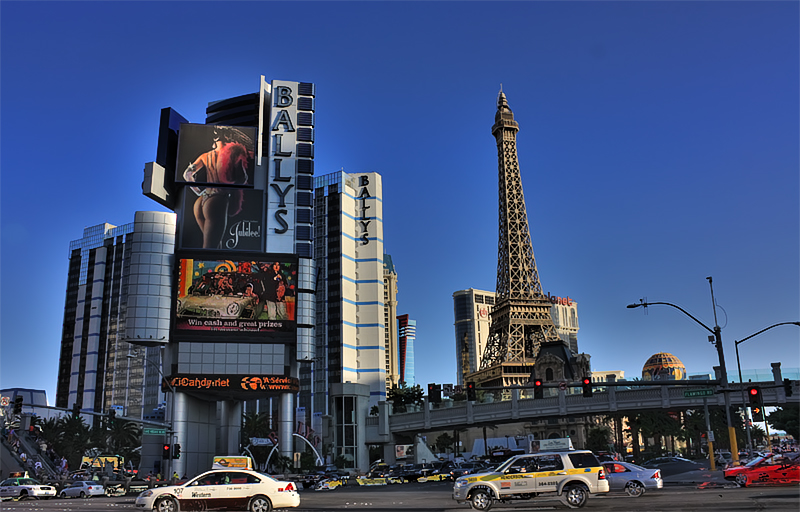 2010Vegas_006_BallyParis.jpg