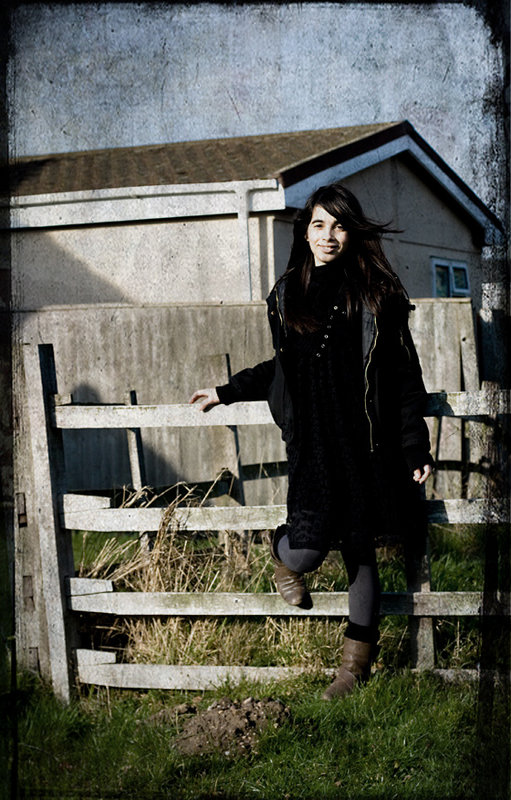 Day4: I'm standing in the wind, but I never wave bye bye