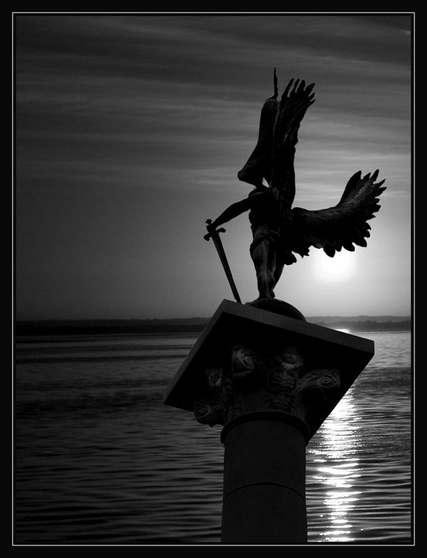 statue.jpg
