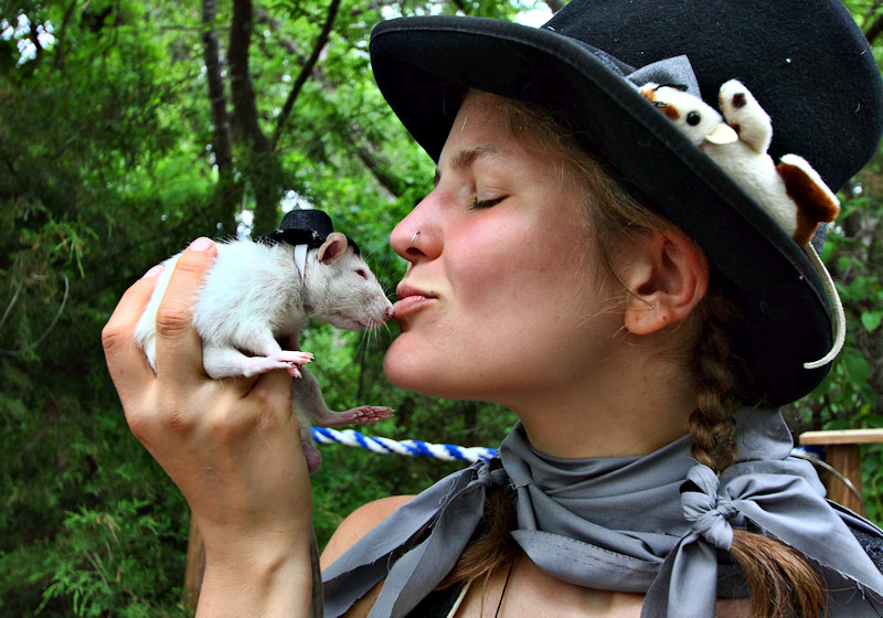 Rat kissin'