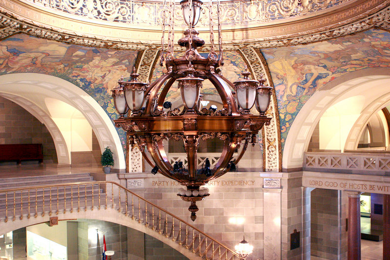 chandelier1.jpg