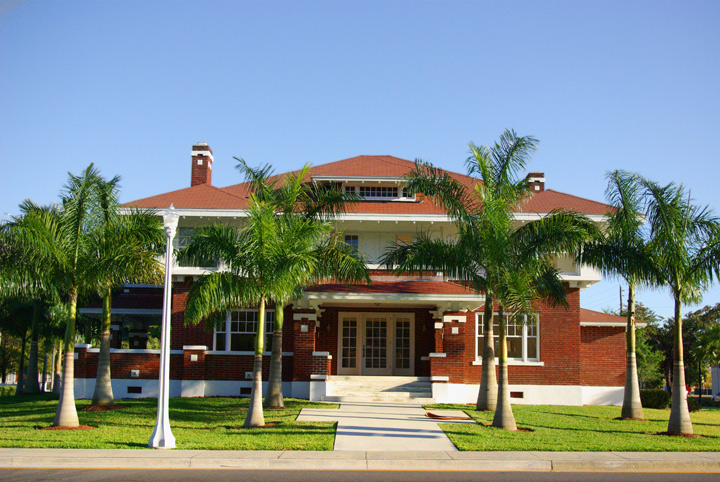 Colorblasted house