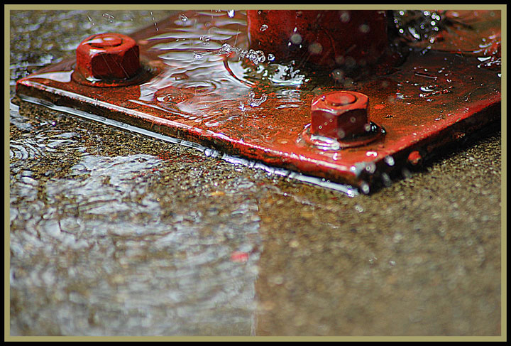 red-stand