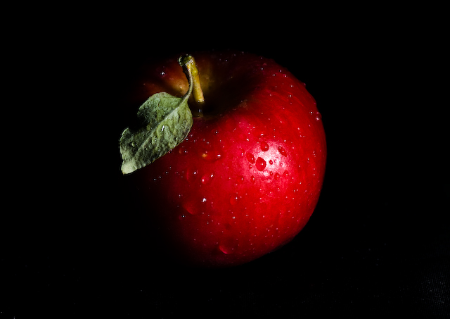Apple (1 of 1).jpg