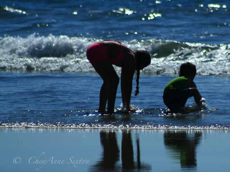 niñas on Mazatlan Playa.jpg