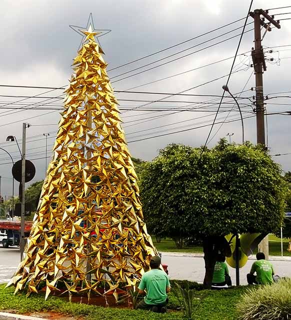 golden xmas tree