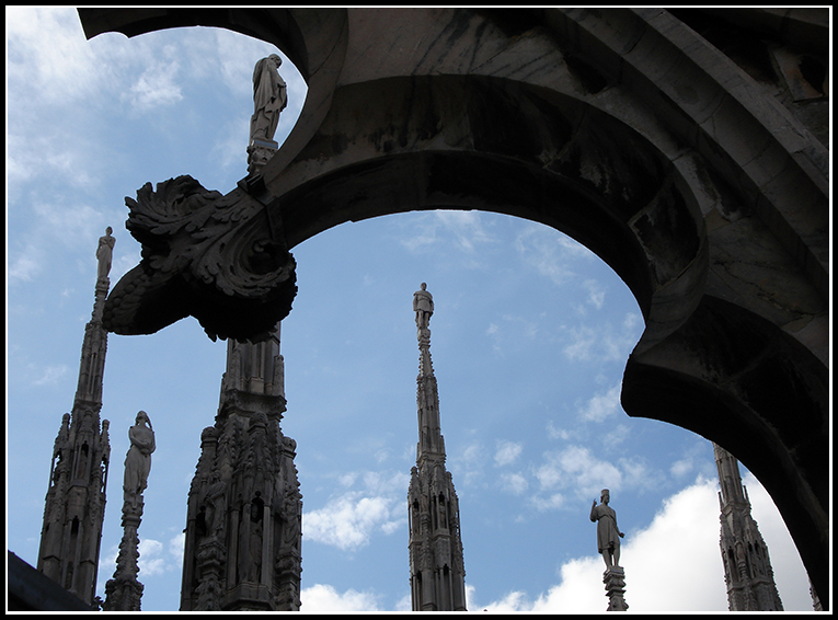 Duomo figures