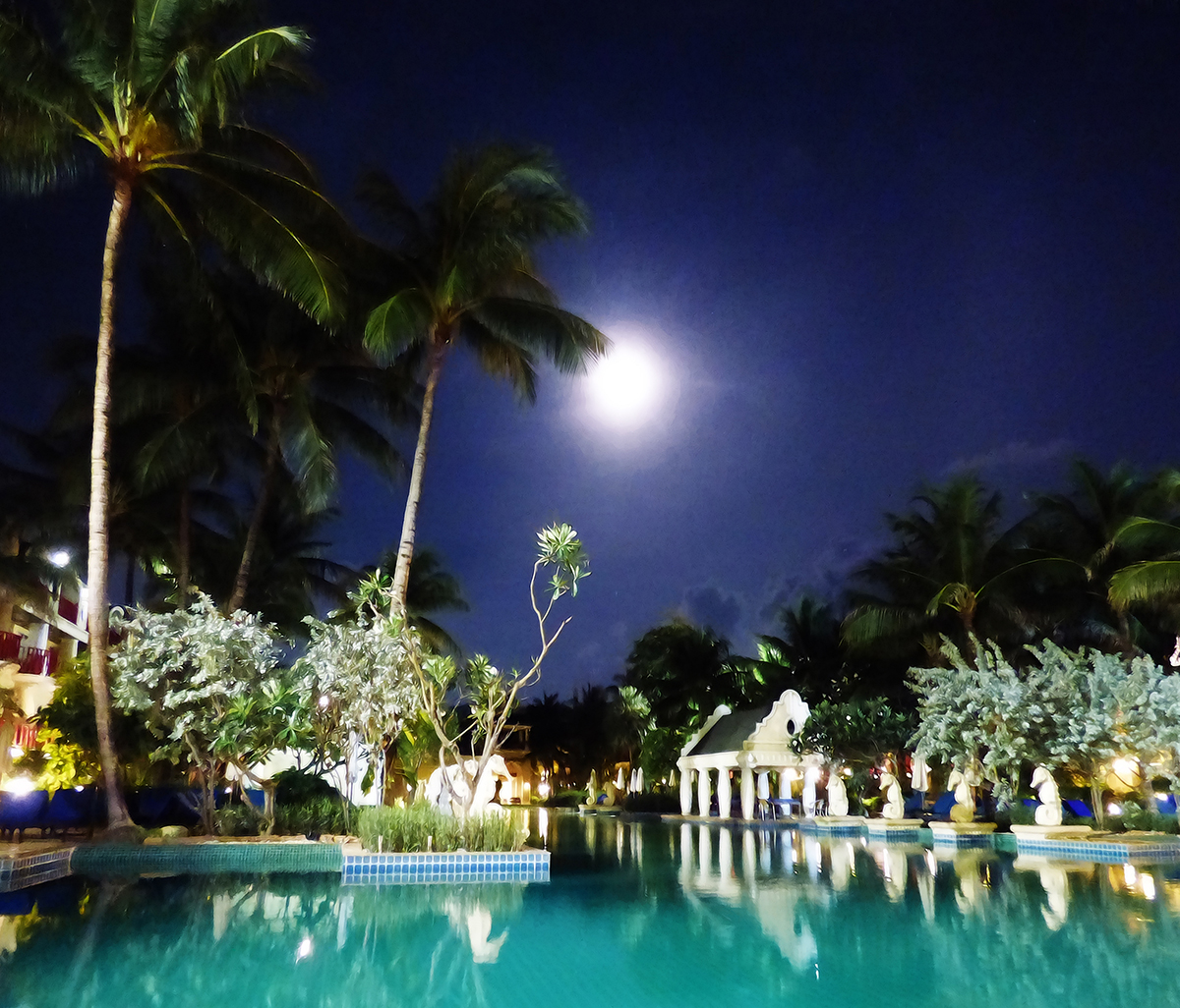 Full Moon over Graceland, Phuket