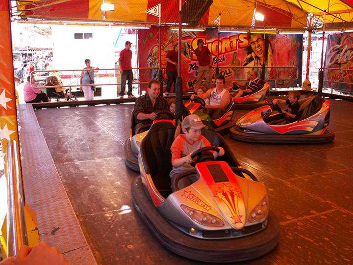 show-day-dodgems-015.jpg