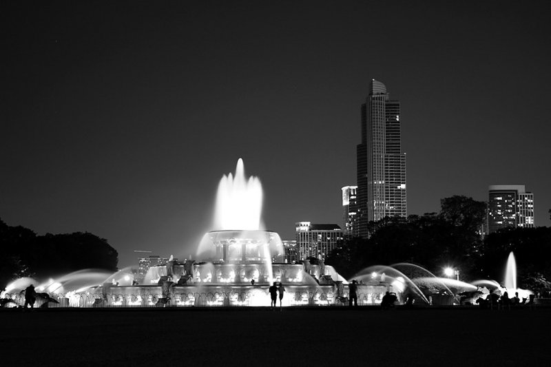 ChicagoNight_7_15 121_Edited_BW.jpg